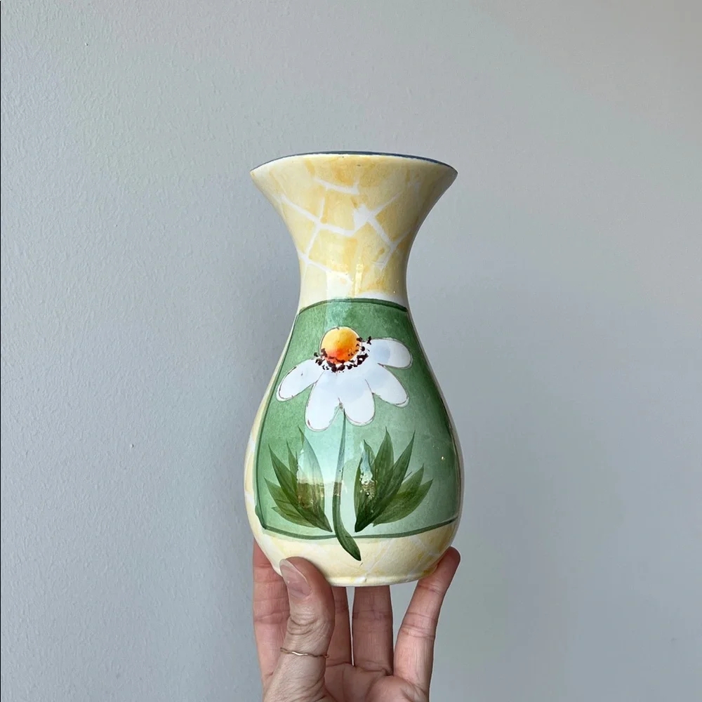 Vintage Ceramic Floral Wall Pocket Vase - Picture 1 of 16
